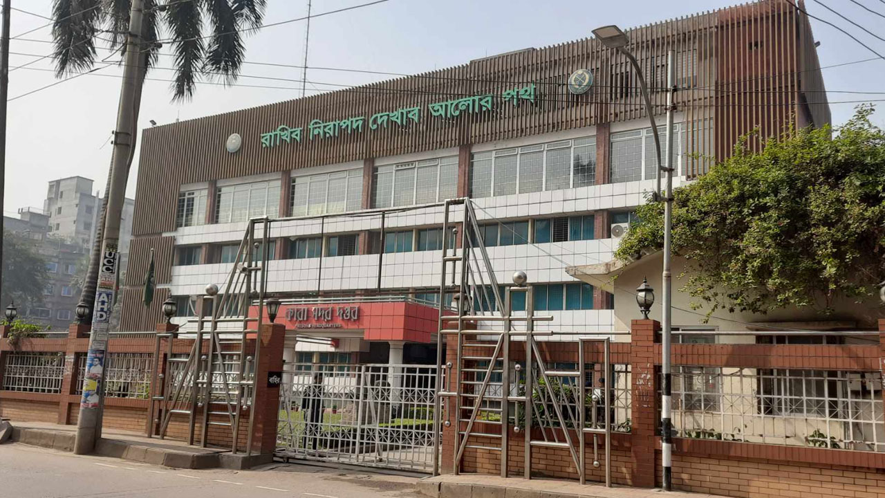 বিজয় দিবস উপলক্ষ্যে ১৬ কয়েদির কারাদণ্ড মওকুফ